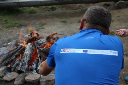 Wspólne ognisko na mecie rajdu